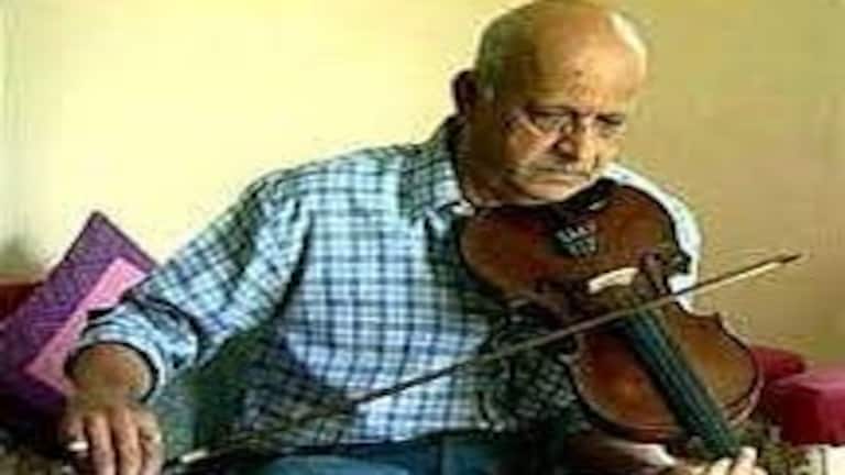 गाणारं व्हायोलिन शांत झालं! संगीकार प्रभाकर जोग यांचं निधन Mumbai Tak