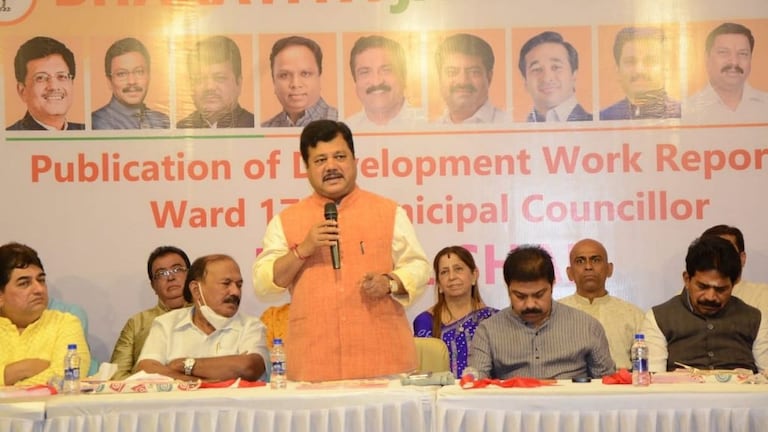 कोरोनाचे नियम म्हणजे खो-खो चा खेळ वाटला का? अनलॉकच्या गोंधळावर प्रवीण दरेकरांची संतप्त प्रतिक्रीया Mumbai Tak