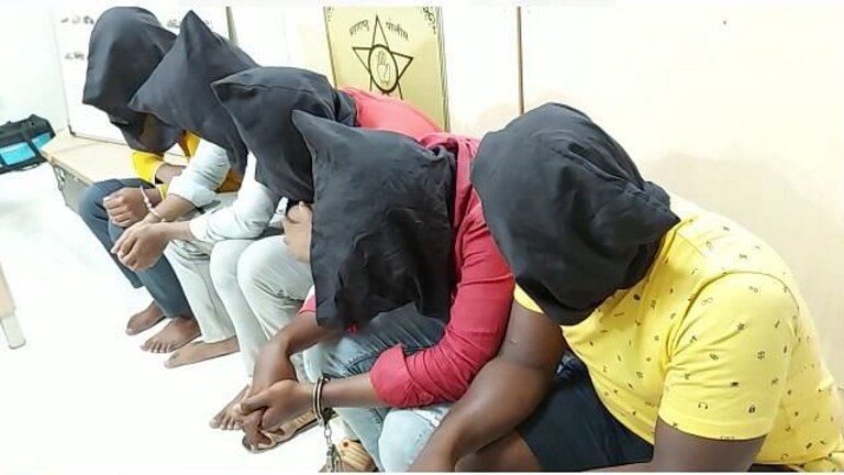 पुणे : बँक ऑफ महाराष्ट्रवर पडलेल्या दरोड्याचा यशस्वी तपास, पाच दरोडेखोर अटकेत Mumbai Tak