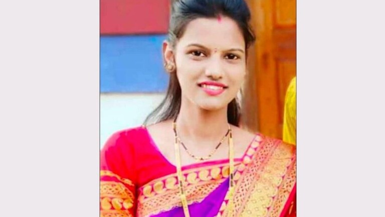 कडबा कटिंग मशीनमध्ये केस अडकून नवविवाहितेचा दुर्दैवी मृत्यू Mumbai Tak