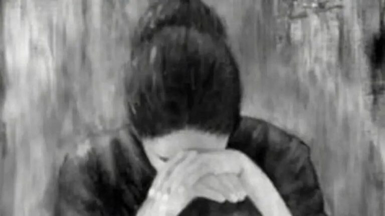 पुणे : लाखोंची फसवणूक, तरुणीवर अनैसर्गिक अत्याचार; ‘ते’ व्हिडीओ व्हायरल करण्याची दिली धमकी Mumbai Tak