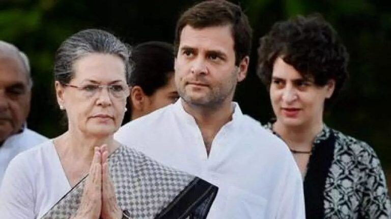काँग्रेसची गळती थांबेना, प्रशांत किशोरांच्या पक्षप्रवेशाची चर्चा असताना महत्वाचा नेता बाहेर Mumbai Tak