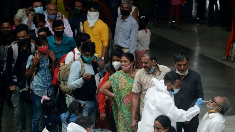 मुंबईकरांनो ‘या’ ठिकाणांवर तुमची अचानक कोरोना टेस्ट होणार, खर्चही तुमच्याकडूनच ! Mumbai Tak