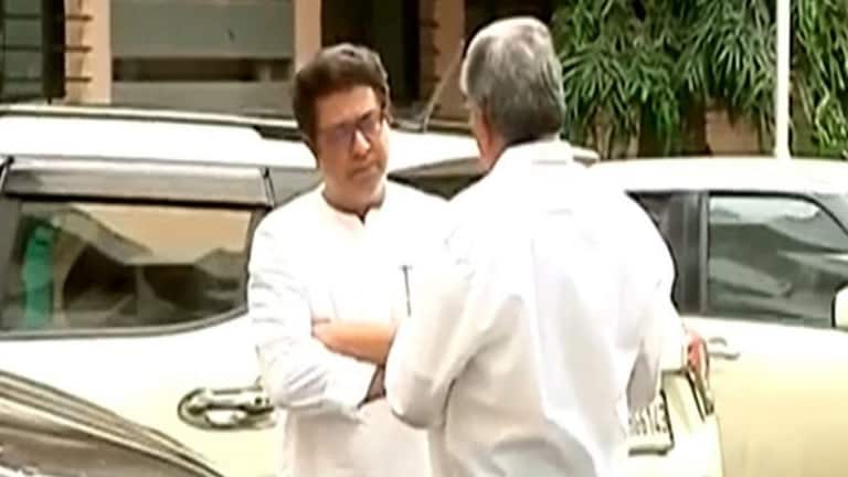 राज्यात BJP-MNS युतीची नांदी? नाशकात Raj Thackeray यांनी घेतली चंद्रकांत पाटलांची भेट Mumbai Tak