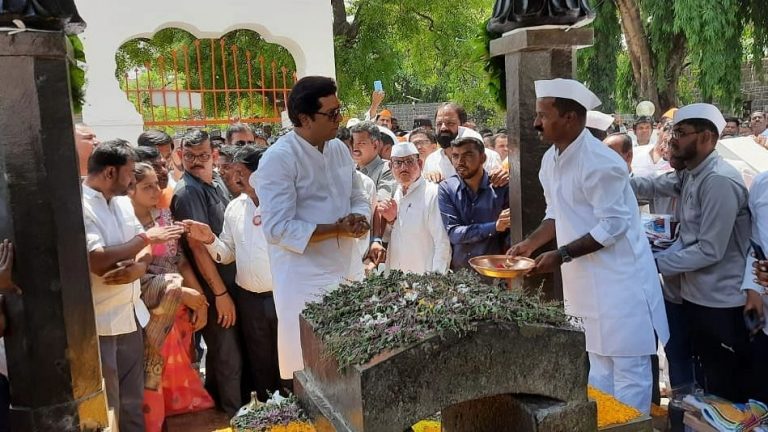 Raj Thackeray : सभेपूर्वी शंखनाद! राज ठाकरे औरंगाबादला जाताना काय काय घडलं? Mumbai Tak