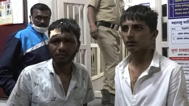 कोल्हापुरातल्या सुप्रसिद्ध राजाभाऊ भेळच्या मालकावर तिघांकडून प्राणघातक हल्ल्याचा प्रयत्न Mumbai Tak