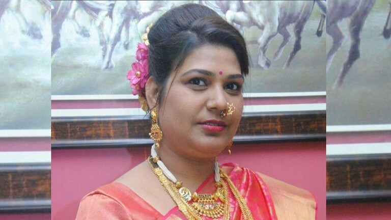 धक्कादायक ! शिवसेना आमदार मंगेश कुडाळकर यांच्या पत्नीची आत्महत्या Mumbai Tak