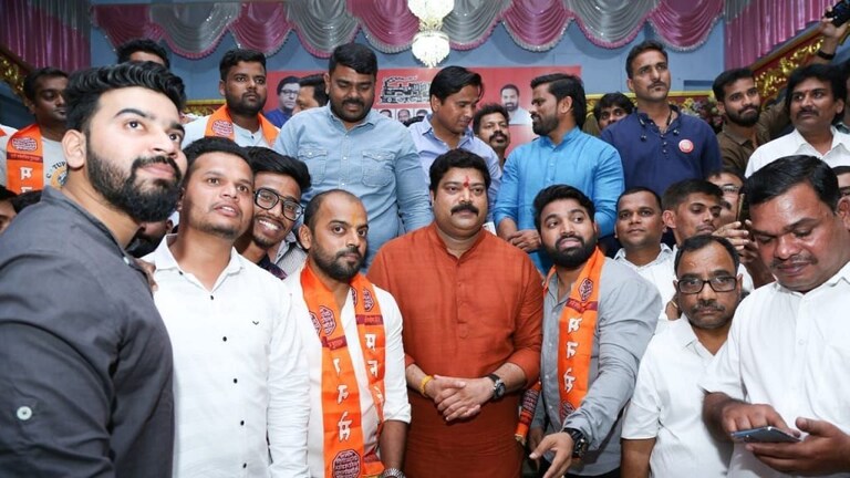 पैसे घेऊन गद्दारी केलेल्यांना सोडणार नाही – मनसे आमदार राजु पाटील यांचा इशारा Mumbai Tak