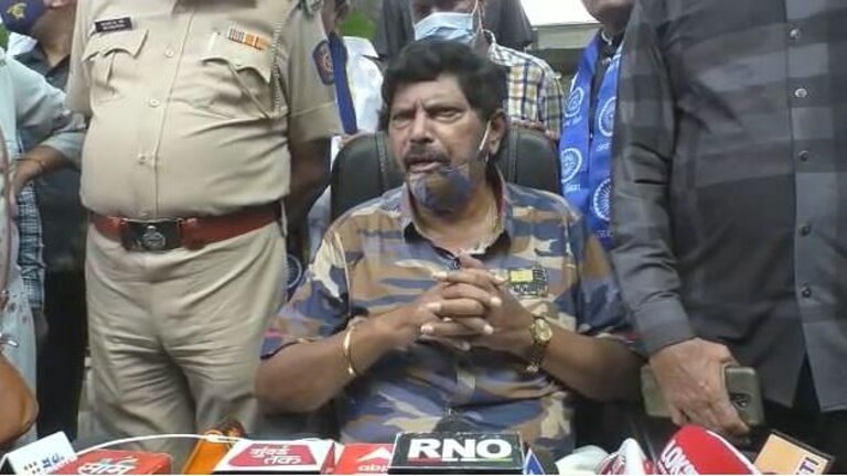 क्रूज ड्रग्ज पार्टी : शाहरुखचा मुलगा असो किंवा इतर कोणीही, कठोर शिक्षा झालीच पाहिजे – रामदास आठवले Mumbai Tak