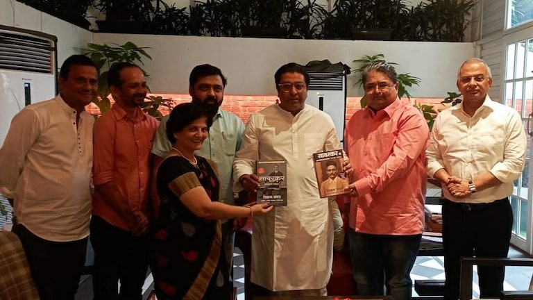 वीर सावरकरांचे वारस रणजीत सावरकर राज ठाकरेंच्या भेटीला… Mumbai Tak