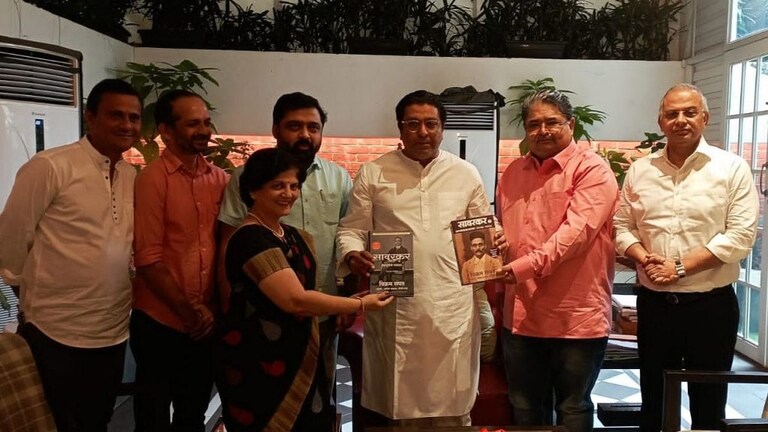वीर सावरकरांचे वारस रणजीत सावरकर राज ठाकरेंच्या भेटीला… Mumbai Tak