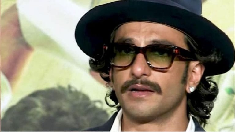 Nude Photo Shoot : रणवीर सिंग विरोधात FIR दाखल, तुरुंगात जावं लागणार? Mumbai Tak