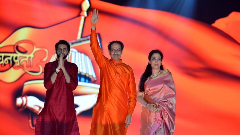 ठाकरे कुटुंबातील आणखी एका व्यक्तीला कोरोनाची लागण Mumbai Tak