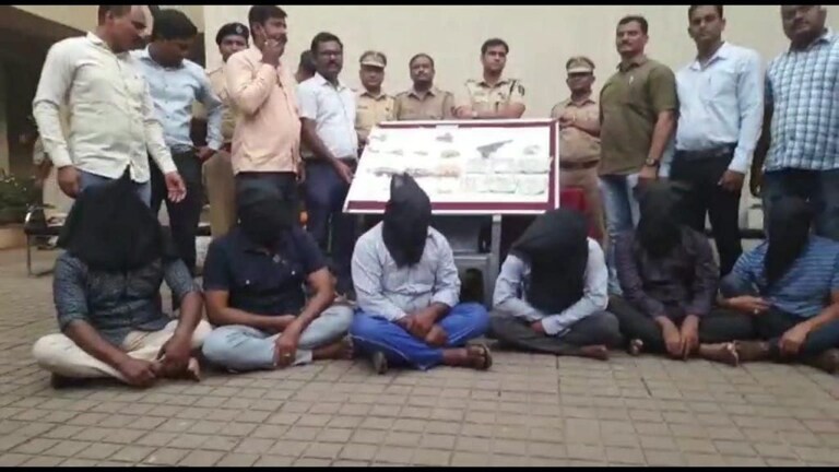 रत्नागिरी : व्यापाऱ्याचं अपहरण करुन सोनं आणि रोकड लुटणाऱ्या टोळीला २४ तासांत अटक Mumbai Tak