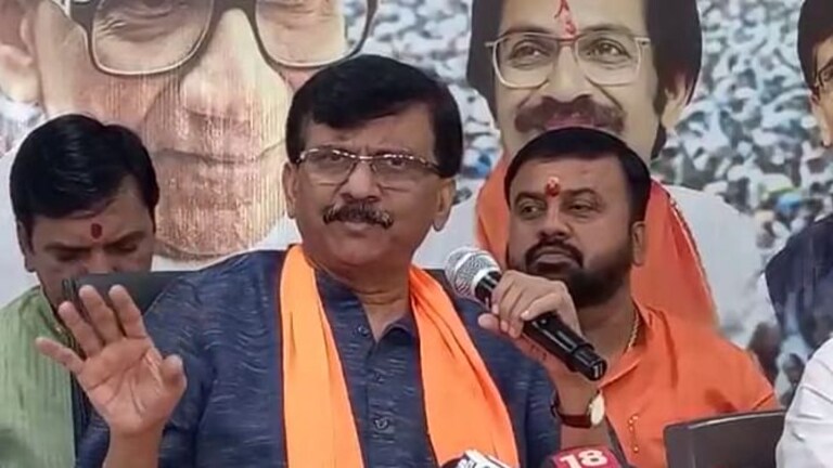 आमच्याच लोकांचं रक्त सांडवायचं नाही, आम्ही मार्ग काढू; संजय राऊत नाशिकमध्ये काय म्हणाले? Mumbai Tak