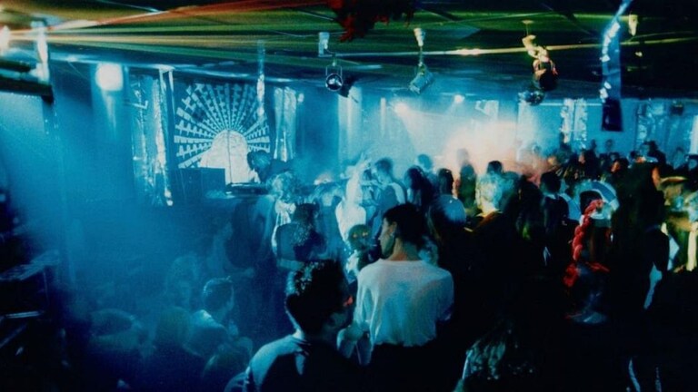 Rave पार्टी असते काय? काय काय चालतं रेव्ह पार्टीत? वाचा सविस्तर… Mumbai Tak