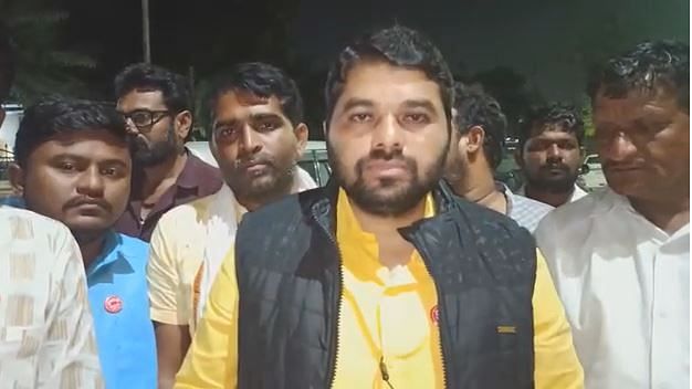 बुलढाणा : सोयाबीन आणि कापसाच्या दरासाठी रविकांत तुपकरांचं अन्नत्याग आंदोलन Mumbai Tak