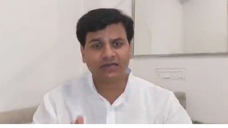 रवी राणा यांची आमदारकी संकटात; न्यायालयाने दिले तत्काळ कारवाईचे आदेश Mumbai Tak