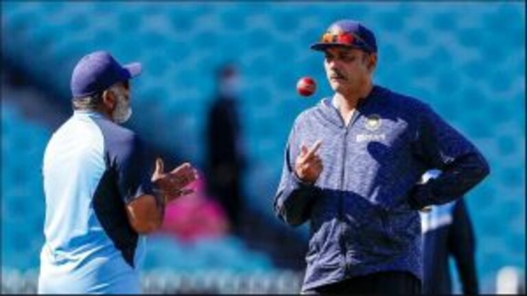 T20 World Cup : ICC स्पर्धा न जिंकल्याचं दुःख आहेच पण पश्चाताप नाही – माजी प्रशिक्षक रवी शास्त्री Mumbai Tak