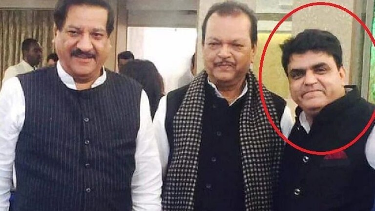 Who is Riyaz Bhati: कोण आहे रियाझ भाटी, काय आहे दाऊदशी कथित लिंक? नवाब मलिक-फडणवीसांमध्ये जुंपली Mumbai Tak