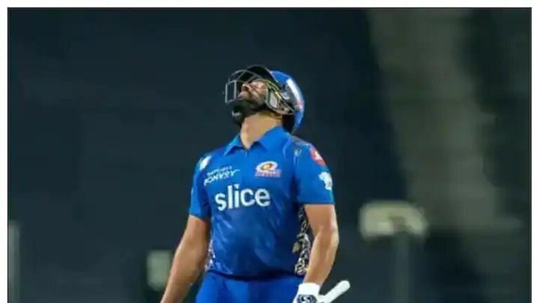 IPL 2022 : शून्यावर आऊट झालेल्या रोहित शर्माच्या नावावर लाजीरवाणा विक्रम Mumbai Tak