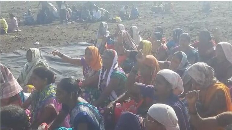 राजापूरमध्ये रिफायनरीवरून वातावरण तापलं, ग्रामस्थांचं रात्रभर जागरण आंदोलन? Mumbai Tak