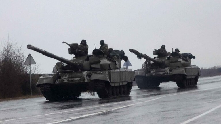 Russia-Ukraine War : अमेरिकेची पुतिनच्या संपत्तीवर टाच; 27 देशांचा युक्रेनला मदतीचा हात Mumbai Tak