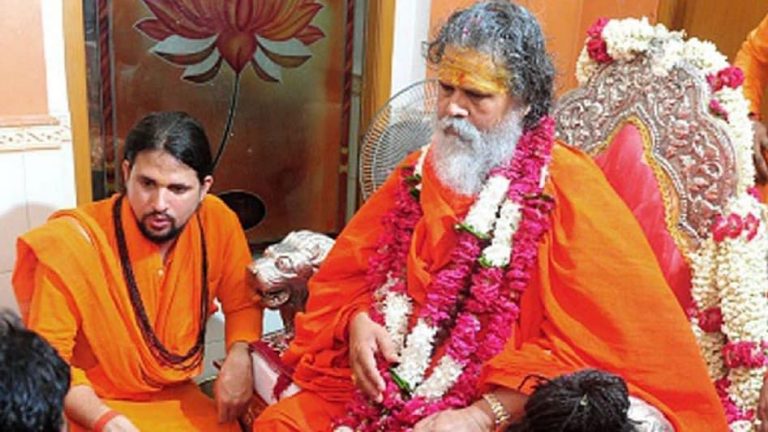 साधू-संत, संपत्ती आणि हत्या.. आत्तापर्यंत अनेक साधू-संतांना गमवावा लागला आहे जीव mumbaitak