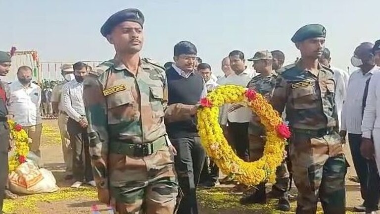 चाळीसगावचे शहीद जवान सागर धनगर अनंतात विलीन Mumbai Tak