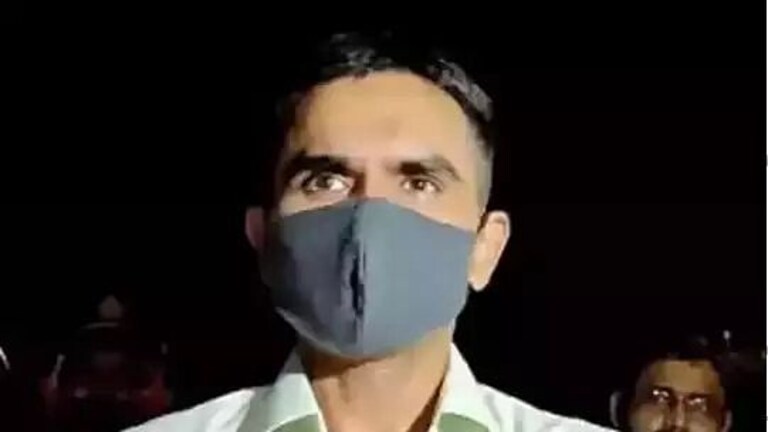 समीर वानखेडेंना मुंबई उच्च न्यायालयाकडून मोठा दिलासा; अटक करायची असल्यास… Mumbai Tak