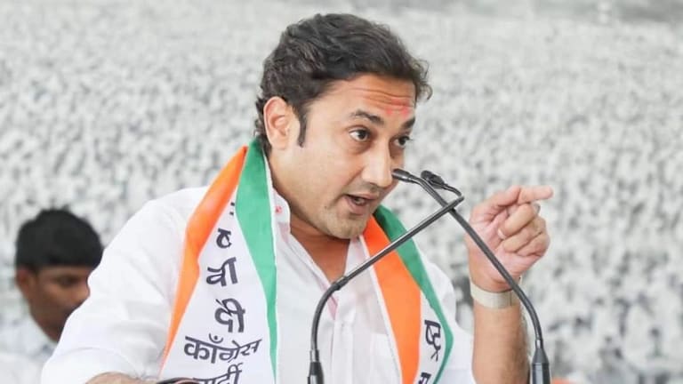 बीडमध्ये अवैध धंद्यांना संदीप क्षीरसागर यांचं संरक्षण, शिवसेनेचा राष्ट्रवादीवर निशाणा Mumbai Tak