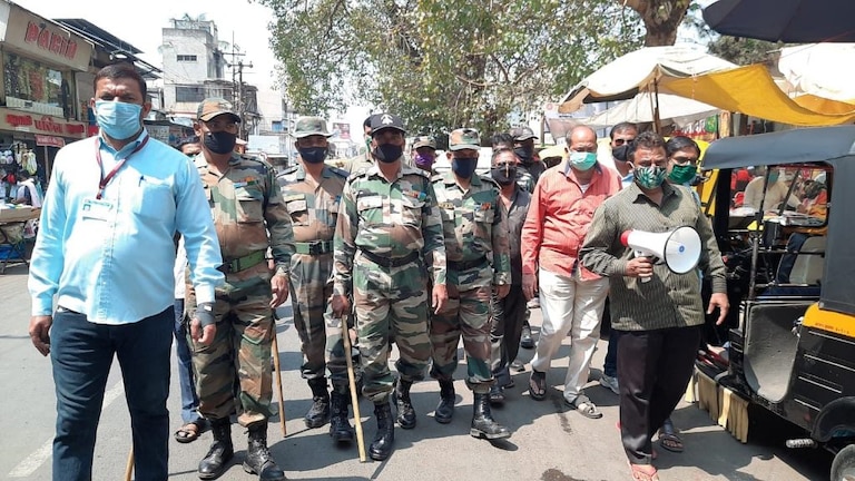 नियमाचं उल्लंघन करणाऱ्यांविरोधात माजी सैनिकांची टास्क फोर्स Mumbai Tak
