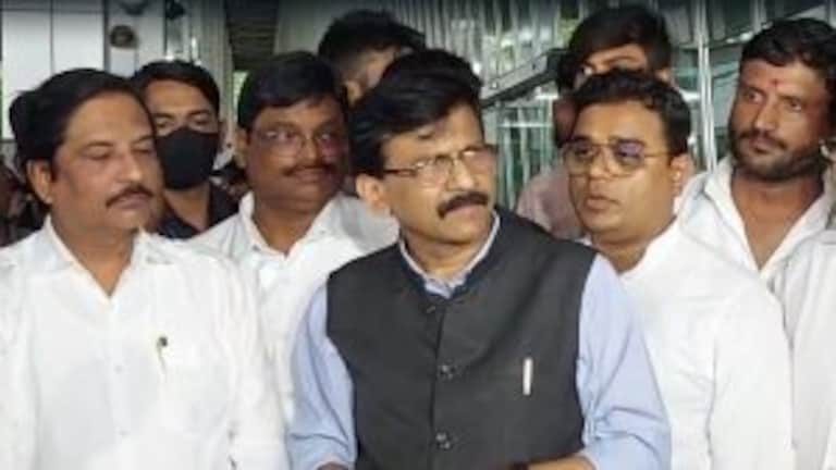 Sanjay Raut : महाराष्ट्रात अद्याप सरकार अस्तित्वात नाही Mumbai Tak
