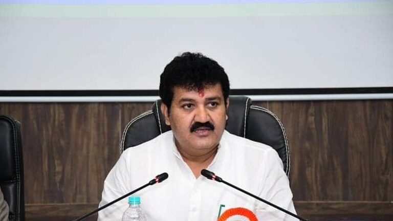 संजय राठोड पुन्हा अडचणीत? एकनाथ शिंदेंना दिलेल्या पत्रात गंभीर आरोप Corruption allegations against Ekanth Shinde's minister sanjay Rathod by chemist association