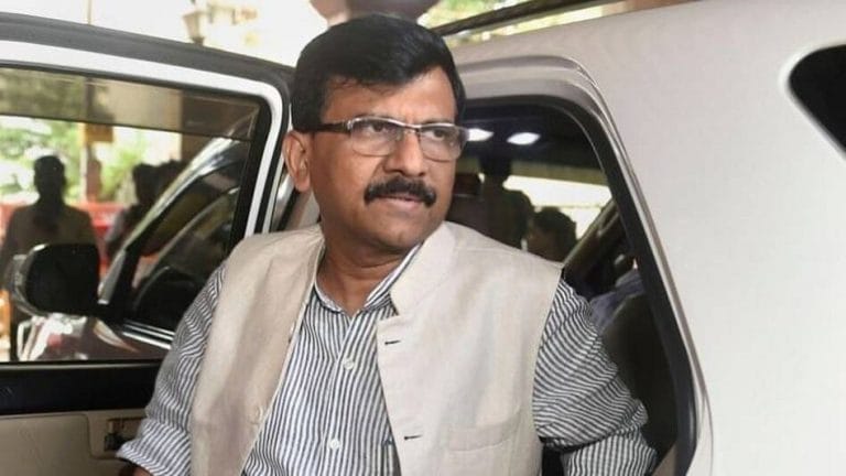 शिवसेना खासदार संजय राऊत तुरूंगात लिहित आहेत पुस्तक, कोर्ट परिसरात दिली माहिती Mumbai Tak