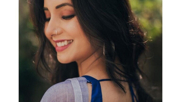 रंगीबेरंगी साड्यांमध्ये खुललं ‘काहे दिया फेम’…गौरीचं सौंदर्य Mumbai Tak