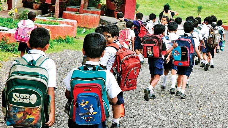 मोठी बातमी! वाढत्या कोरोना रूग्णसंख्येमुळे मुंबईपाठोपाठ पुण्यातल्याही शाळा 30 जानेवारीपर्यंत बंद Mumbai Tak