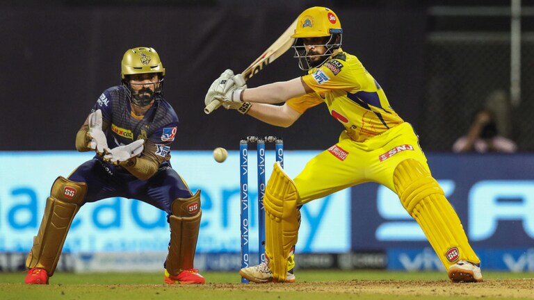 IPL 2021- कमिन्स आणि रसेलची झुंजार खेळी व्यर्थ; चेन्नईचा केकेआरवर 18 धावांनी विजय Mumbai Tak