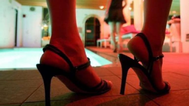 नागपूर : हॉटेल ब्रिज इनमधल्या सेक्स रॅकेटचा पर्दाफाश; दिल्ली, मुंबईतल्या तरूणी आढळल्या Mumbai Tak