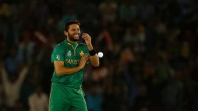 वयाच्या घोळामुळे शाहीद आफ्रिदी पुन्हा चर्चेत Mumbai Tak