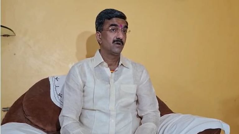 साताऱ्यात शिवसेना सर्व निवडणुका स्वबळावर लढणार, शंभुराज देसाईंचा राष्ट्रवादीला इशारा maratha reservation manoj jarange patil shambhuraj desai criticized chhagan bhujbal on kunabi certificate
