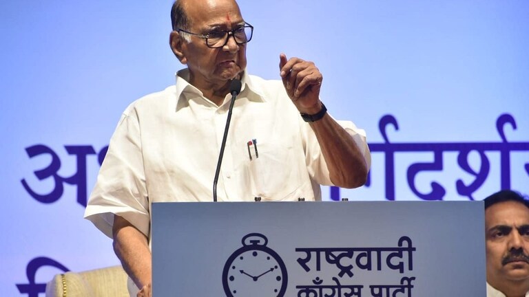भाजप देशात विष पसरवण्याचं काम करतंय – शरद पवारांचा घणाघात Mumbai Tak