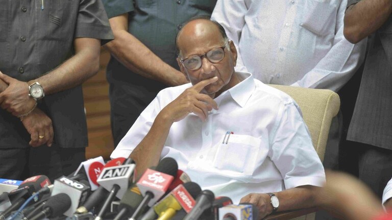 एसटी कर्मचाऱ्यांच्या आंदोलनाची धग ‘सिल्व्हर ओक’पर्यंत; शरद पवारांनी मांडली भूमिका Mumbai Tak