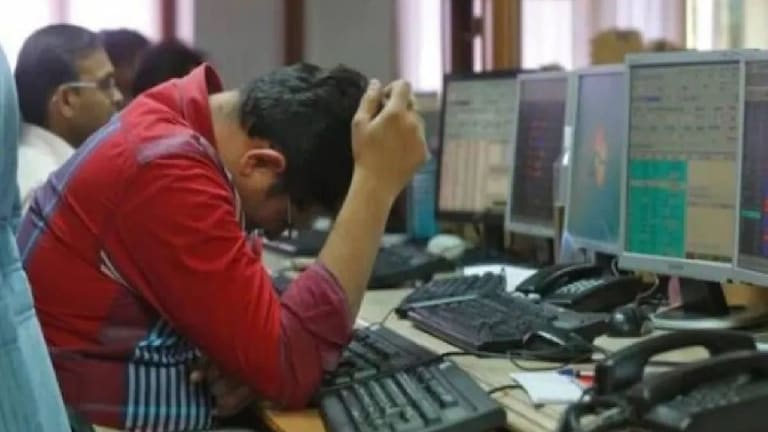 रशिया युक्रेन युद्धाचे शेअर बाजारात पडसाद, सेन्सेक्स 1458 तर निफ्टी 387 अंकांनी कोसळला Mumbai Tak