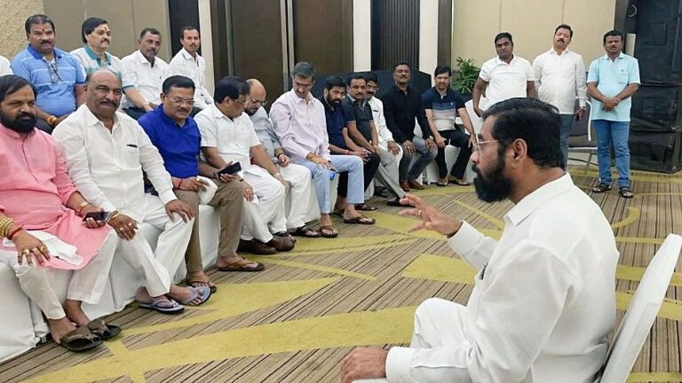 शिंदे-भाजप सत्तेचा फॉर्म्युला; उपमुख्यमंत्री पदासह १३ मंत्रीपदं, ‘या’ आमदारांना मिळणार संधी Mumbai Tak