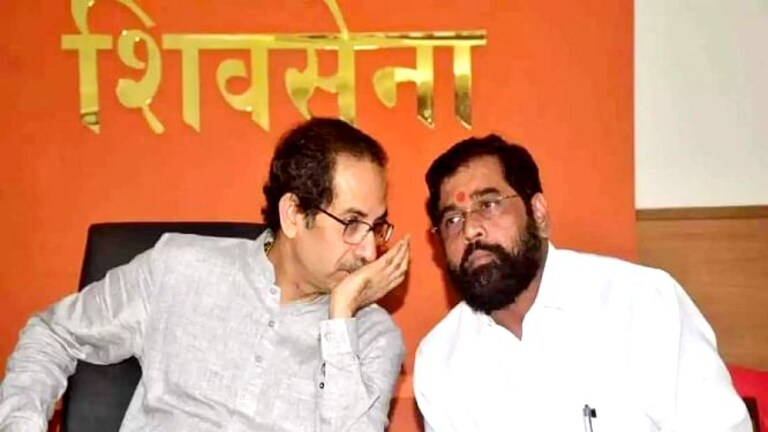 दसरा मेळाव्याआधी शिवसेना पक्षप्रमुख उद्धव ठाकरेंना शिंदे गटाकडून ऑफर! Mumbai Tak