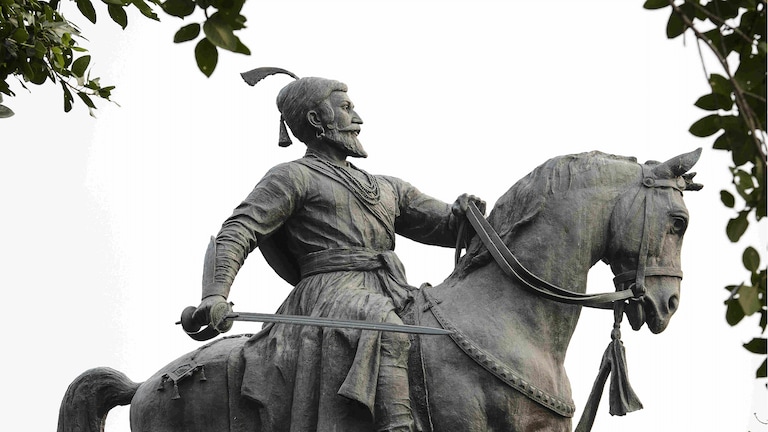 शिवजयंती उत्सवाला का असते नेहमी वाद आणि राजकारणाची किनार? Mumbai Tak