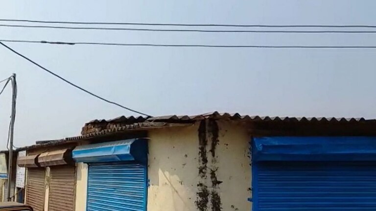 मुंबई: पत्र्यावर अडकलेला बॉल काढणं बेतलं जीवावर, हाय व्होल्टेज तारेला चिकटून 10 वर्षीय मुलाचा मृत्यू Mumbai Tak