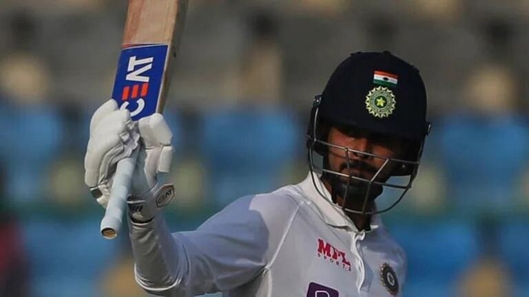 Ind vs NZ Test : पदार्पणातच मुंबईकर श्रेयसची शतकी खेळी Mumbai Tak
