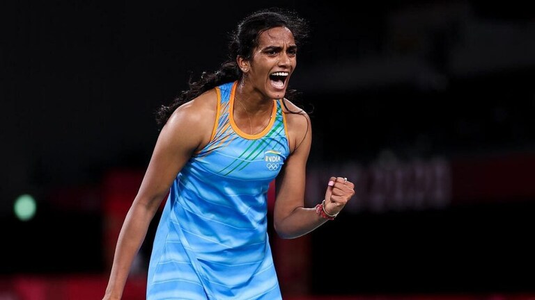 Tokyo Olympic 2020 : कांस्यपदकासह P.V.Sindhu ने रचला इतिहास, ठरली दोन पदकं मिळवणारी पहिली भारतीय खेळाडू Mumbai Tak